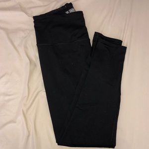 Black athletic leggings